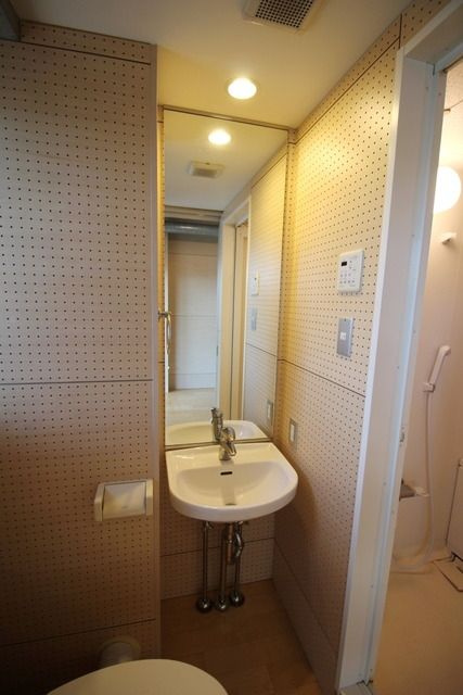 ＲＯＫＡ　ＴＥＲＲＡＺＺＡの洗面所