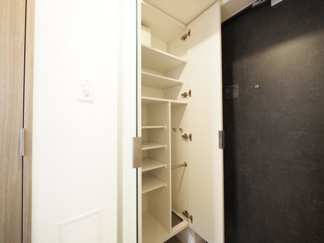 大阪市北区長柄中２丁目の賃貸マンションの収納