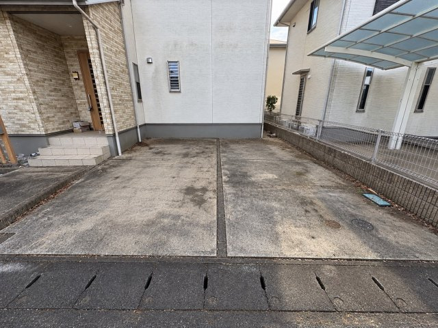 オール電化×太陽光発電♪グランディハウス施工の築浅戸建て♪小山市西城南の駐車場|駐車場の用意があります