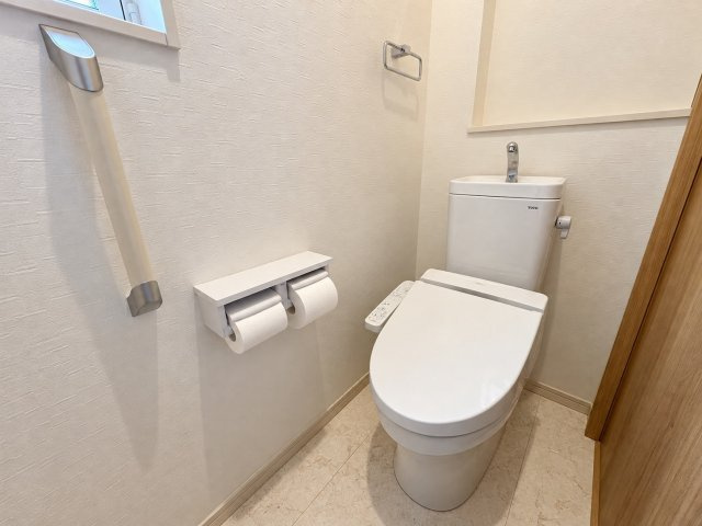 オール電化×太陽光発電♪グランディハウス施工の築浅戸建て♪小山市西城南のトイレ|トイレです