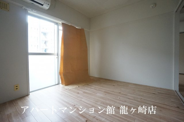 ビレッジハウス奈戸岡2号棟の洋室