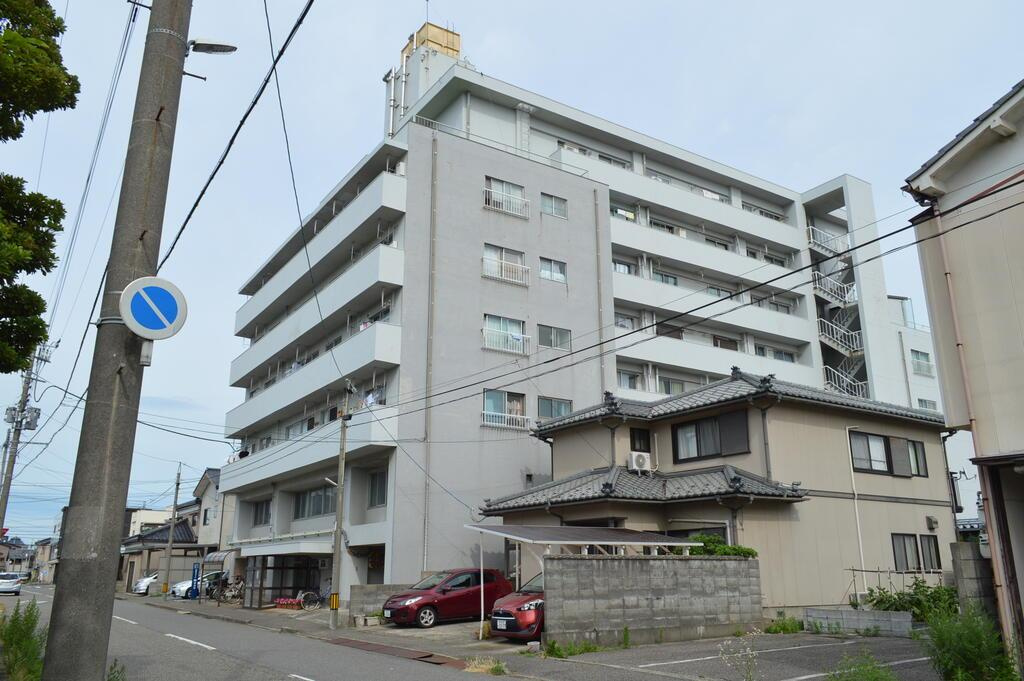 マンション豊照の外観