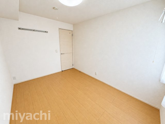 ラヴィアンコートの洋室