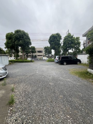 第2栄町レジデンスの駐車場
