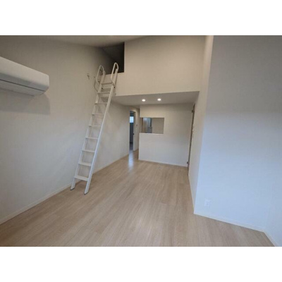 【居間・リビング】 | Casa　soleggiata | 明るい洋室！