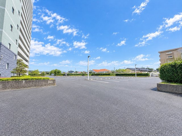アクシーズタワー旭台【茨城県笠間市旭町】の駐車場