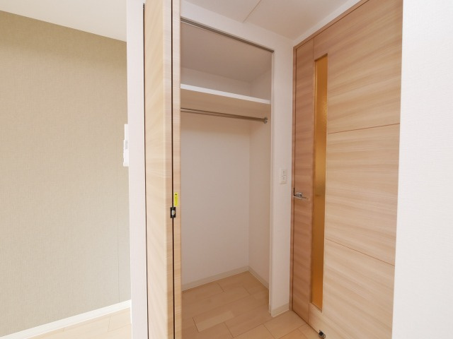 大阪市中央区本町４丁目の賃貸マンションの収納