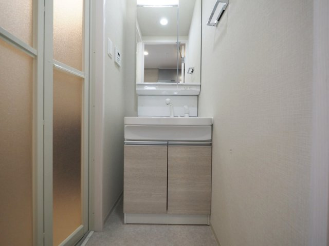 大阪市都島区都島本通４丁目の賃貸マンションの洗面所