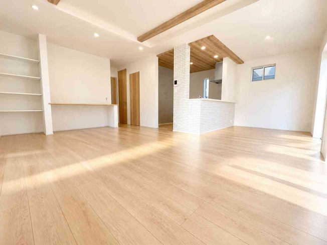 【内観：施工例】 | 三芳町藤久保　新築一戸建住宅　全2棟（ふじみ野店） | 同施工会社過去施工例：リビング※実際とはデザイン・仕様が異なる場合がございます。