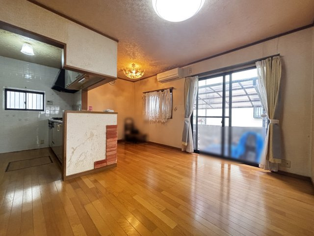 明石市魚住町長坂寺戸建の居間・リビング