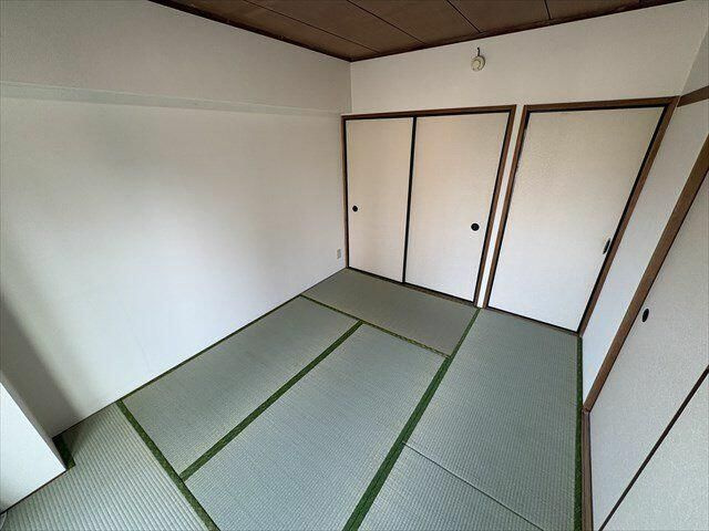 メガロン御殿山の玄関