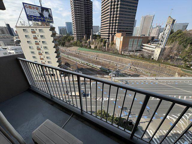 メガロン御殿山のバルコニー