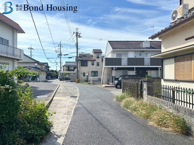 令和3年1月築の平屋　LDK24帖超　大久保町西島　平屋の庭