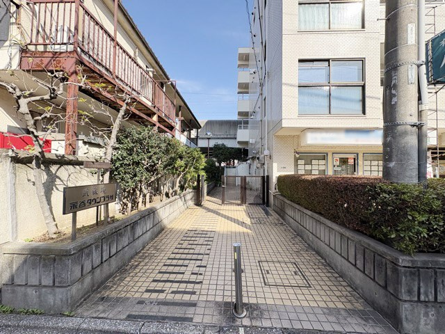【エントランス】 | 武蔵境永谷タウンプラザ | マンションの「顔」ともいうべきエントランス部分です。～即日のご見学可能～　お問合せはお気軽に。