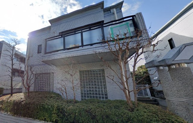コリーヌ緑が丘　Ａ棟の外観