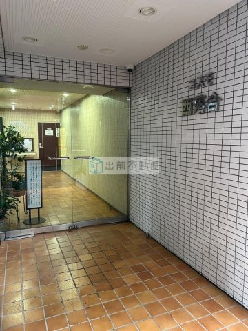 新宿区西落合３丁目の賃貸マンションのエントランス