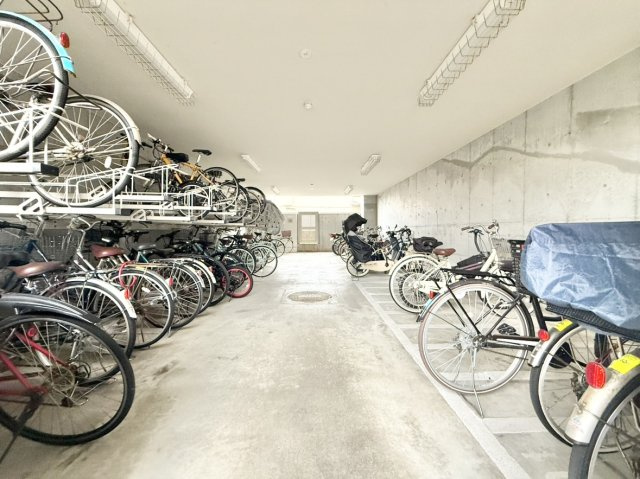 エスリード塚口のその他共用部分|自転車置き場