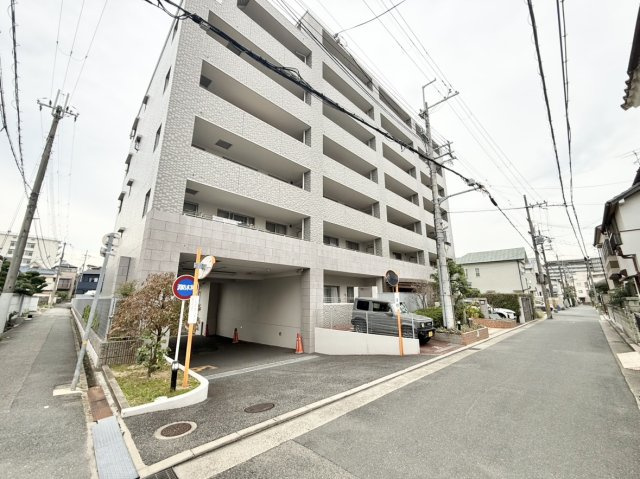 エスリード塚口の外観|阪急塚口駅 徒歩9分。周辺環境が整った立地です！