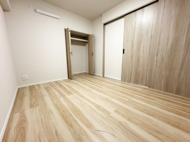 ローレルハイツ茨木壱号棟の洋室|洋室（約６.２帖）です。