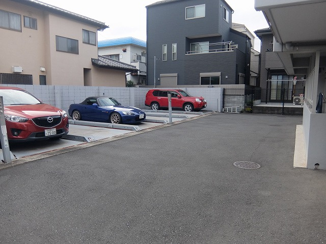 市川市福栄３丁目の賃貸マンションの駐車場
