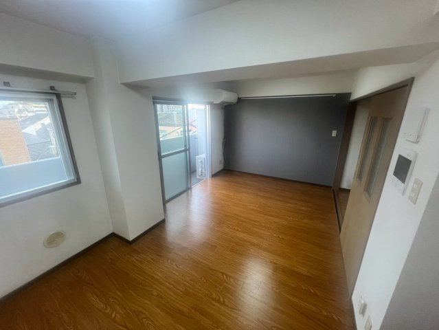 市川市福栄３丁目の賃貸マンションの居間・リビング
