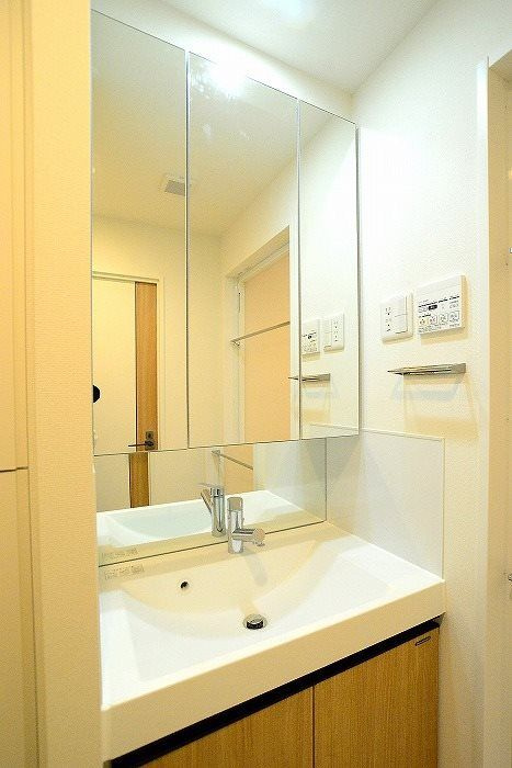 ステージグランデ新御徒町アジールコートの独立洗面台
