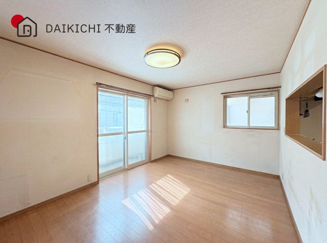 【居間・リビング】 | 桶川市坂田西2丁目　中古戸建