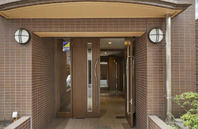 グランリヴィエールのエントランス|毎日通るエントランスはこのようになっています