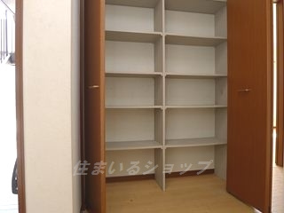 ファミールメゾンの設備|玄関収納
