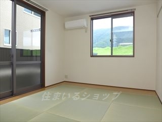ファミールメゾンの寝室|エアコン付き