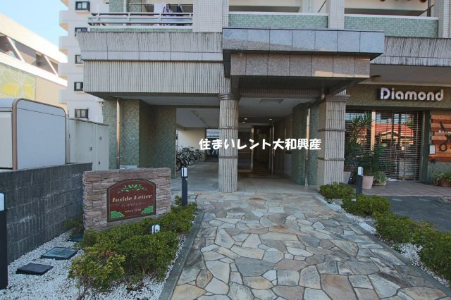 インサイドレターのエントランス