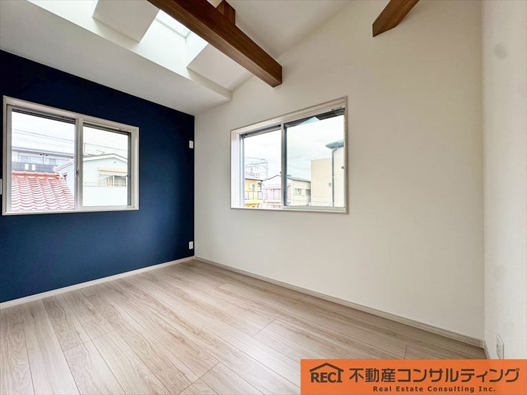 神戸市灘区大石東町2丁目　新築戸建の洋室