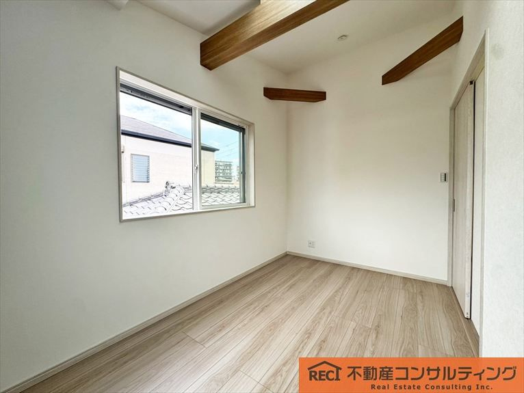神戸市灘区大石東町2丁目　新築戸建の洋室
