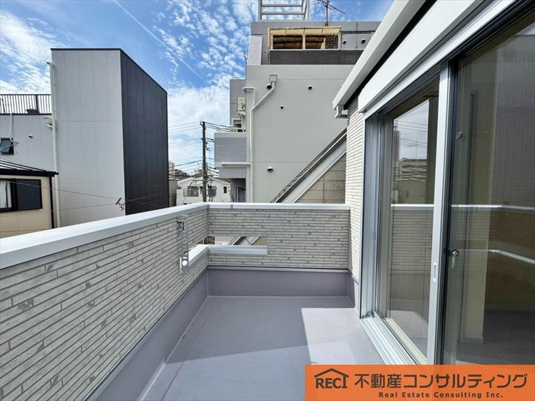 神戸市灘区大石東町2丁目　新築戸建のバルコニー