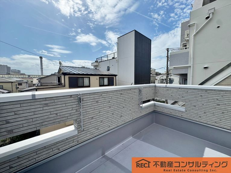 神戸市灘区大石東町2丁目　新築戸建のバルコニー|南向きで陽当たり・通風良好です！