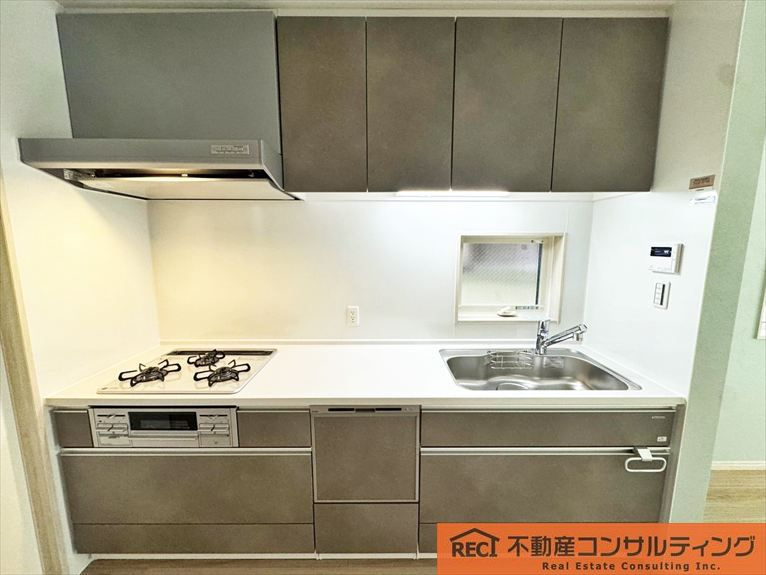 神戸市灘区大石東町2丁目　新築戸建のキッチン|駐車スペース有り！