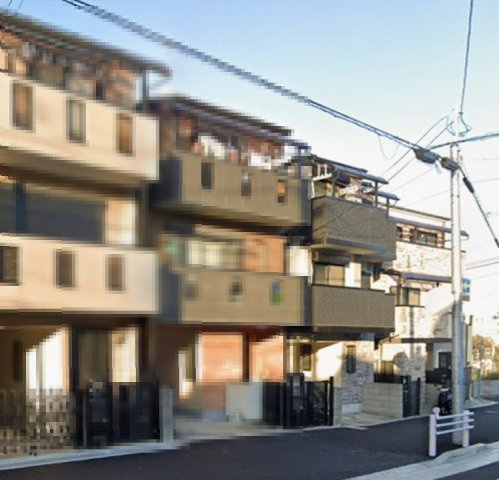 湊川町9丁目の周辺|前面道路も広いので車の出し入れもしやすいです
