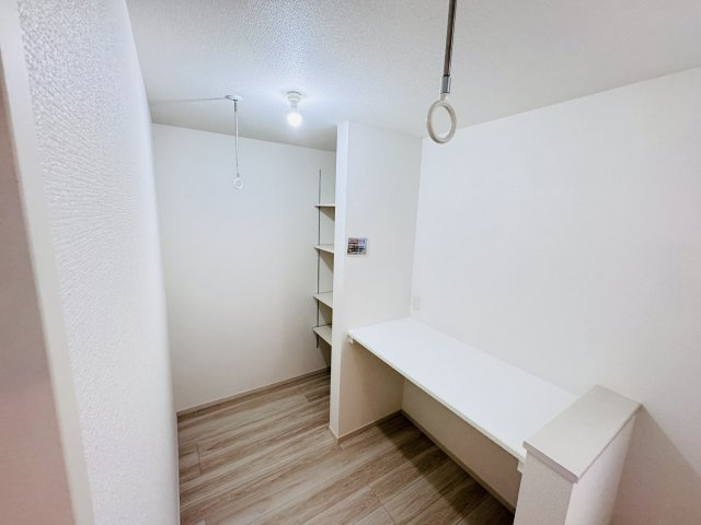 松戸市上本郷新築戸建【上本郷小学校：7分】の脱衣所|脱衣所収納スペース
