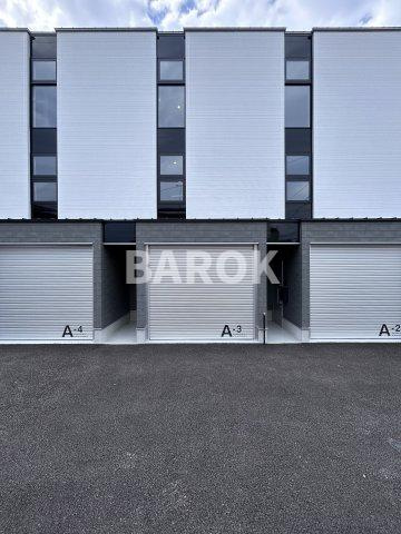 THE BASE HARAの外観