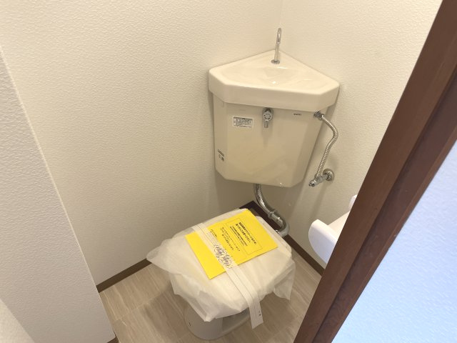 古屋ビルのトイレ|ゆったりとした空間のトイレです