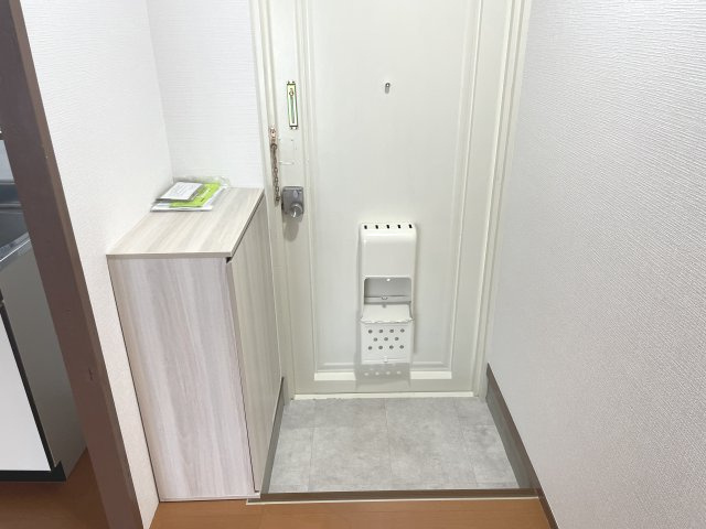 古屋ビルの玄関|明るい玄関です