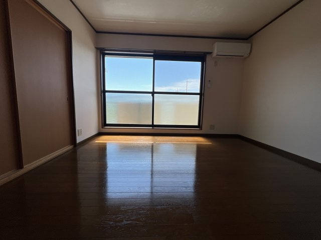 リバーサイド弐番館の居間・リビング