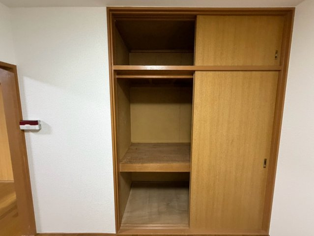 松戸市小金原５丁目のアパートの収納