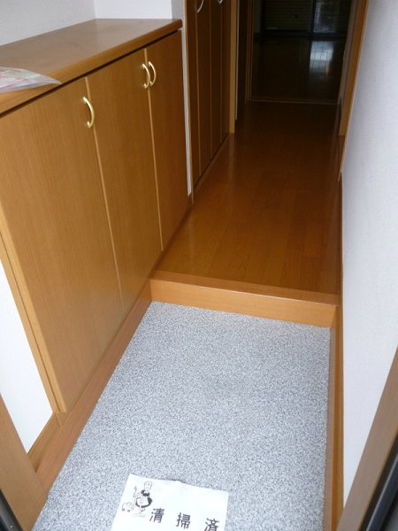 プランタンⅢA棟の玄関
