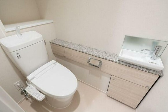 台東区東上野６丁目の賃貸マンションのトイレ