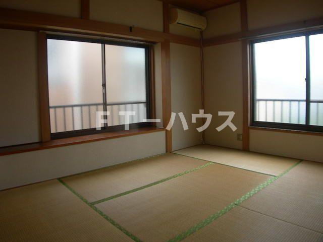 欠真間メゾネットの寝室