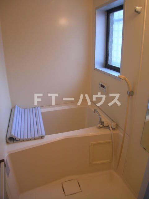 欠真間メゾネットの浴室
