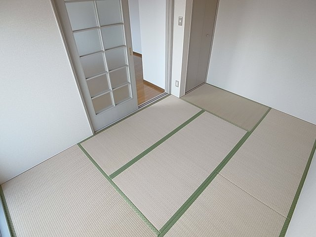 神戸市長田区戸崎通２丁目の賃貸マンションの内装|各部屋綺麗に改装済み