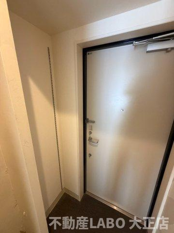モダンアパートメント大阪ドーム前の玄関