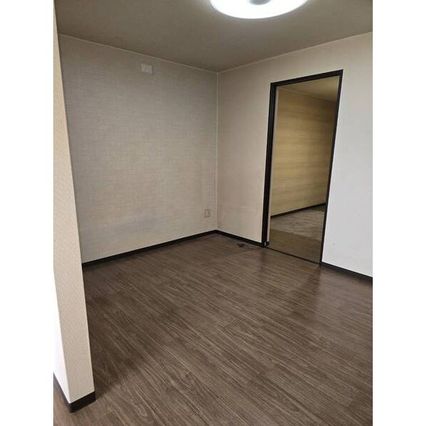 喜志新家町1丁目貸家の居間・リビング